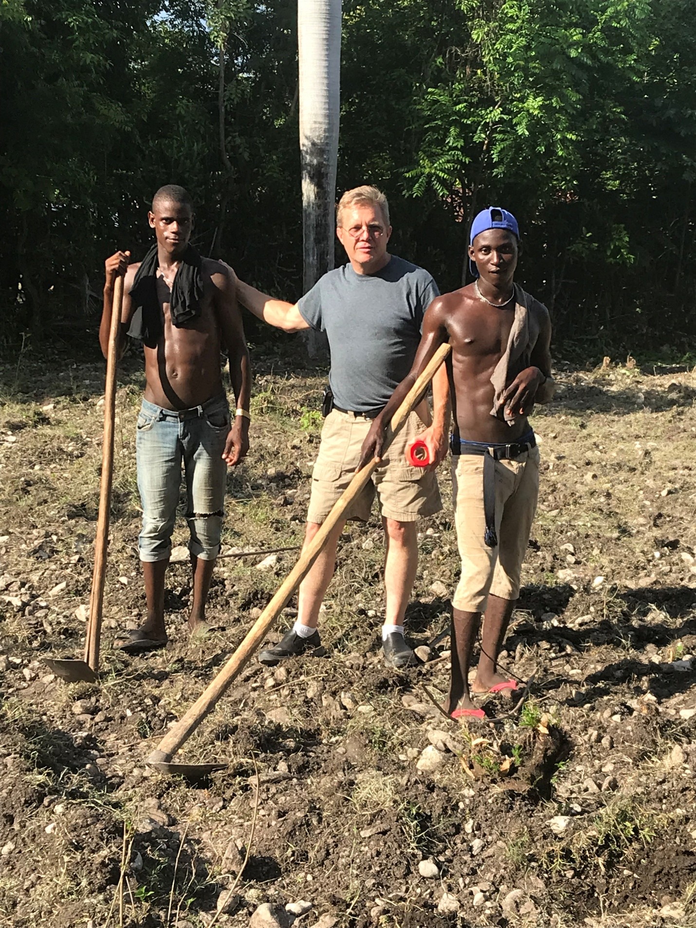 barry-with-tradesmen